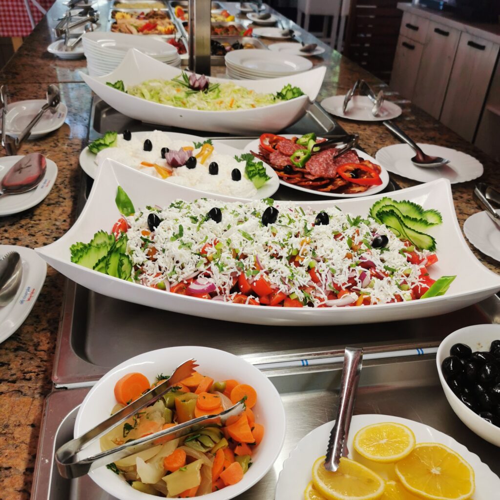 buffet, blok masa, hotel largo beach, sunny beach, food, lunch, dinner